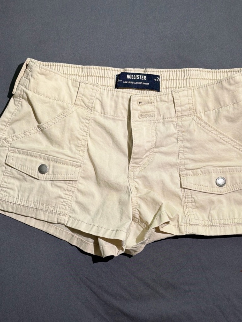 Hollister Women's Cream Cargo Low-Rise Shorts